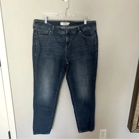 Torrid  Perfect Boyfriend Ankle Vintage Stretch Mid-Rise Jean Medium Blue 16S - Picture 1 of 8